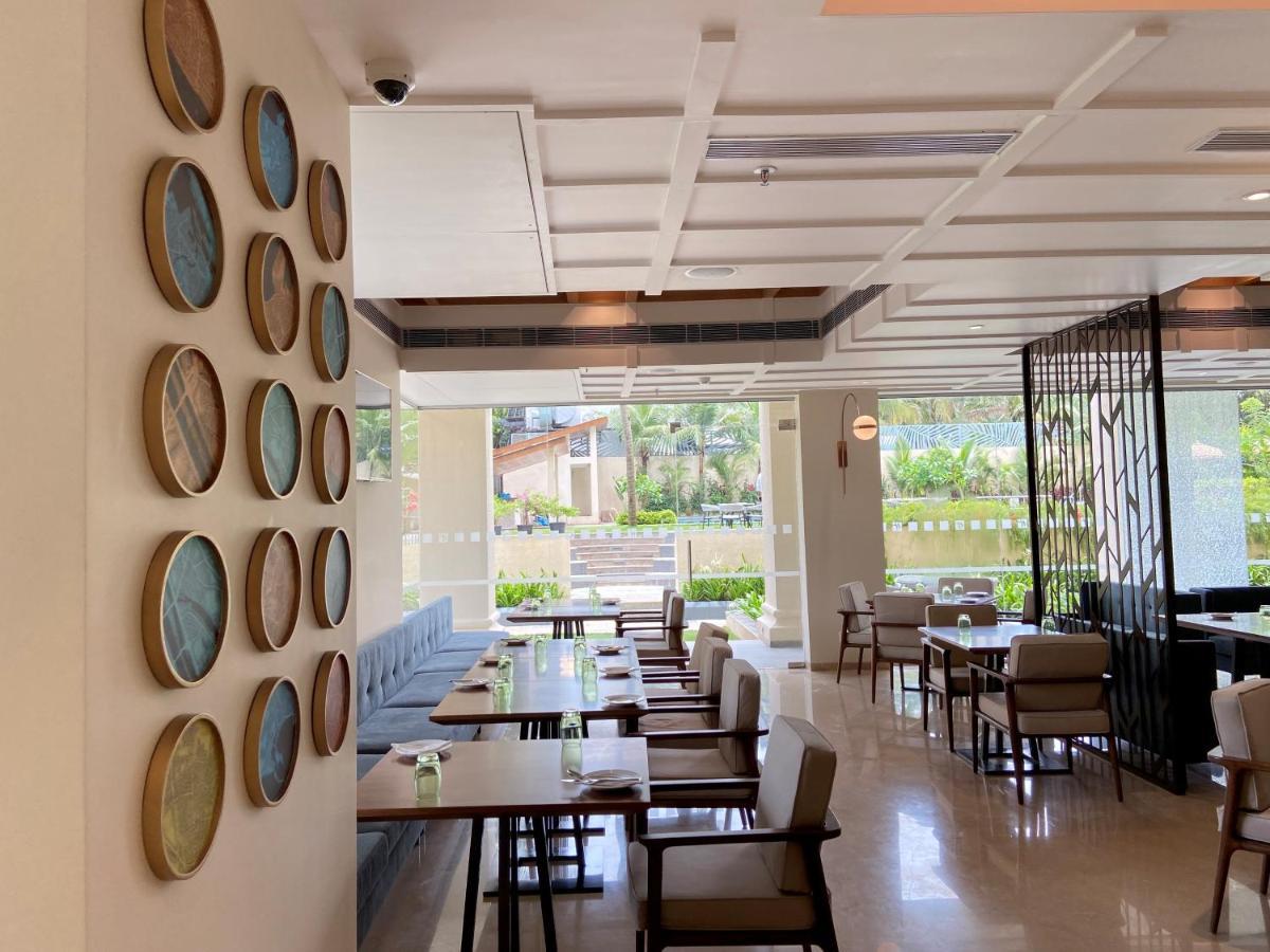 Holiday Inn Goa Candolim Exterior foto